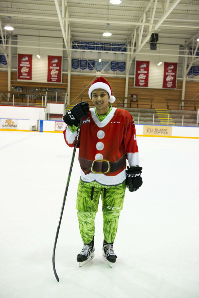 grinch hockey jersey